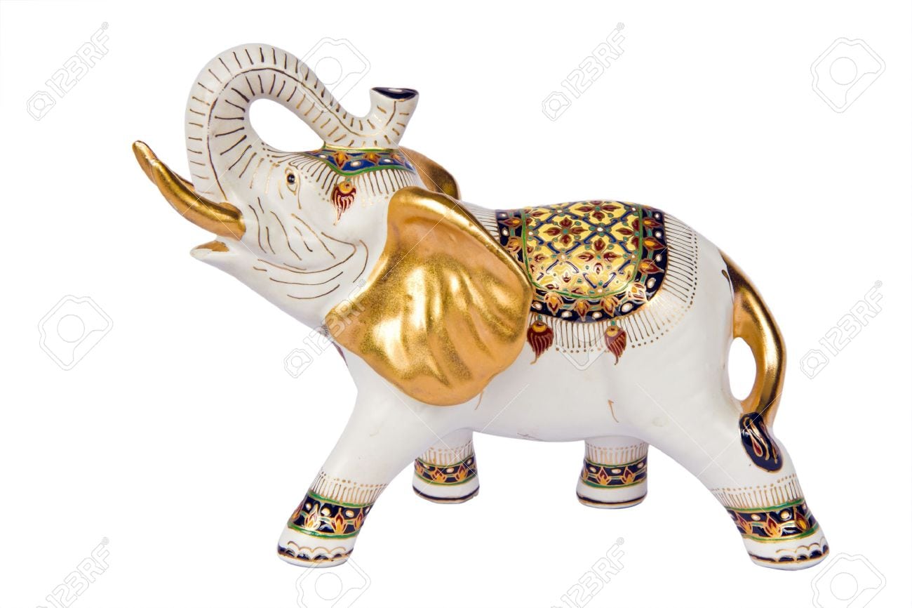 Moldeado La Figura De Elefante Blanco Que Tienen DiseÃ±o TailandÃ©s