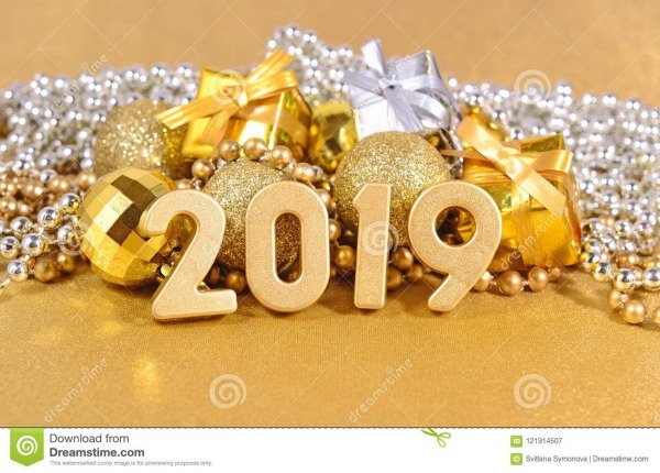 Figuras De 2019 Anos E DecoraÃ§Ãµes Douradas Do Natal Imagem De