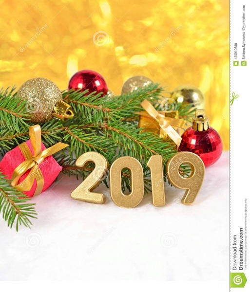 Figuras Douradas De 2019 Anos E Ramo E Decorat Spruce Do Natal